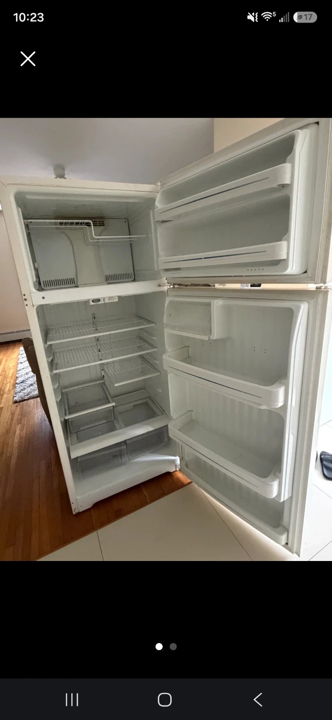 White Top-Freezer Refrigerator