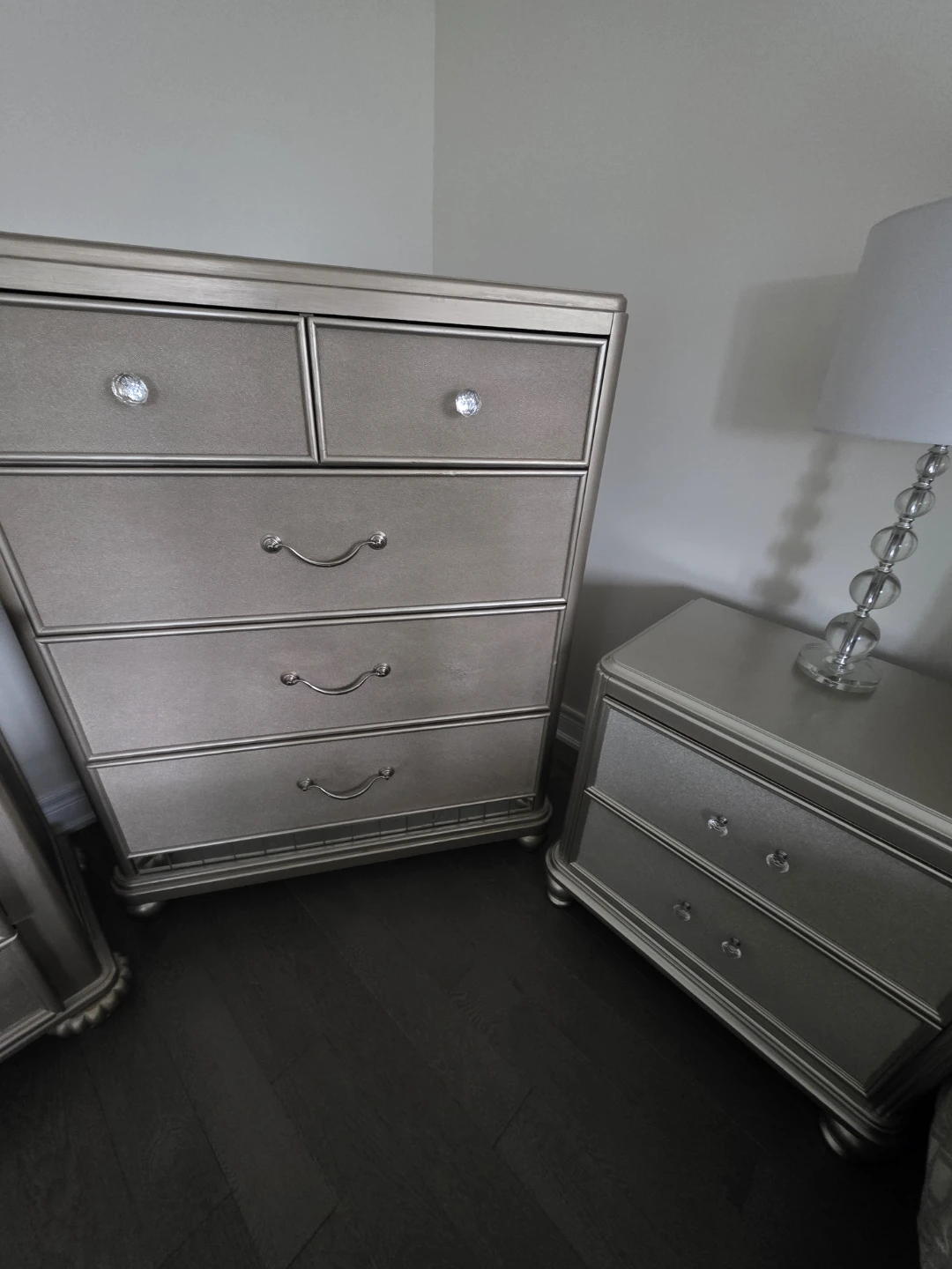 Metallic Bedroom Furniture Set - photo 5