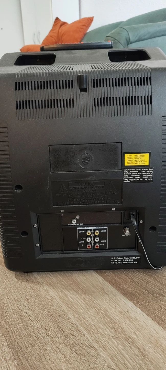 13" CRT TV with VCR/DVD combo (for repair) - photo 2