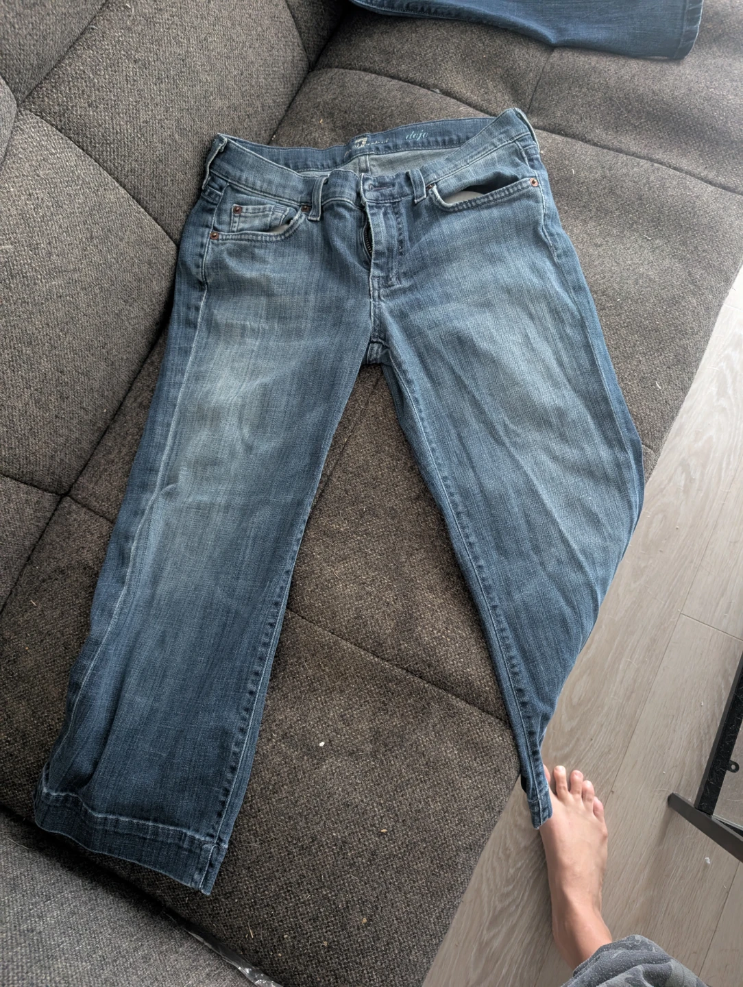 7 For All Mankind Dejo Cropped Jeans