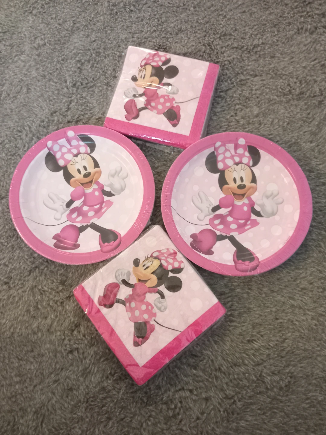 Minnie Mouse Party Plates and Napkins Set