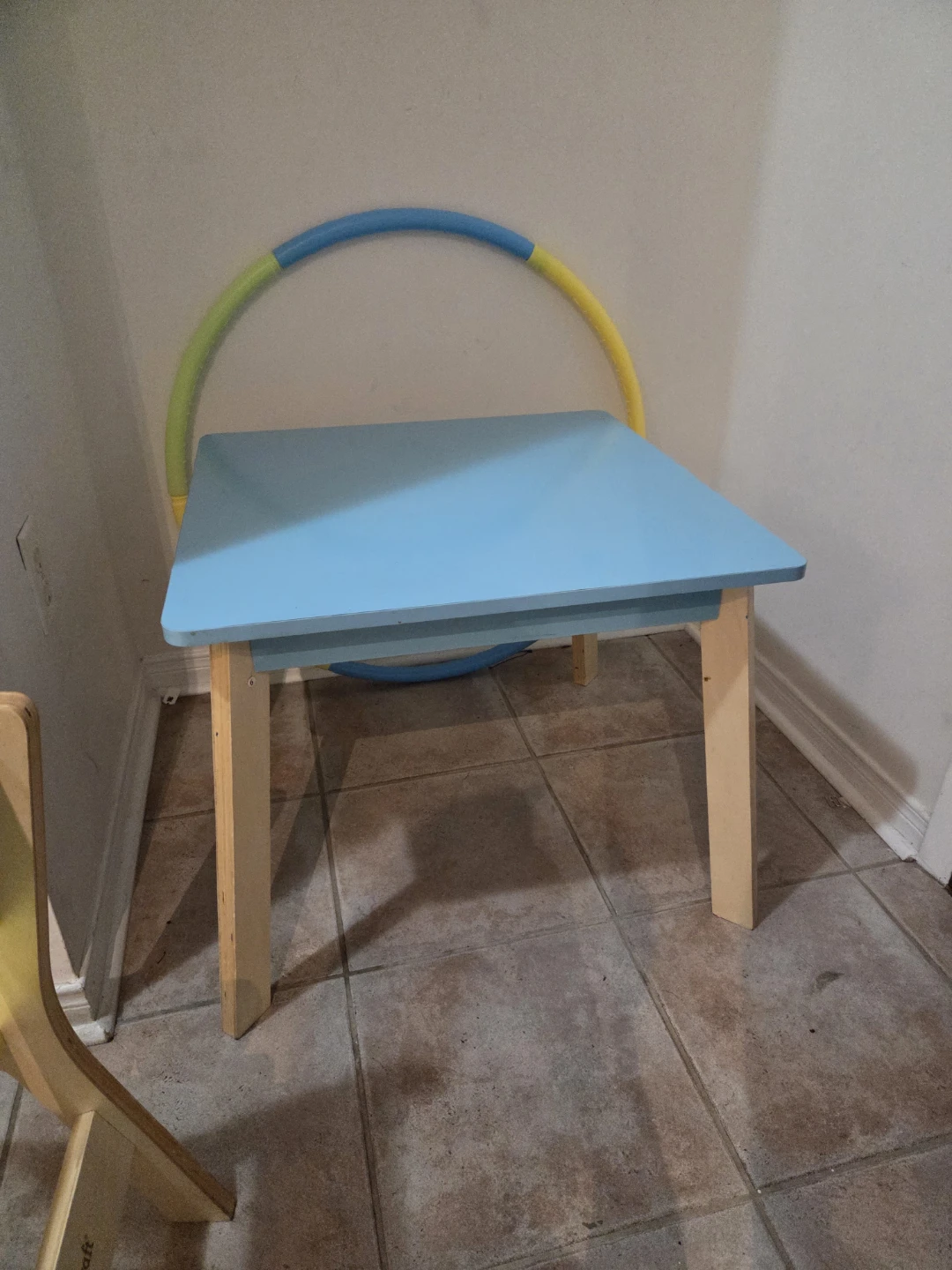A table with 2 chairs