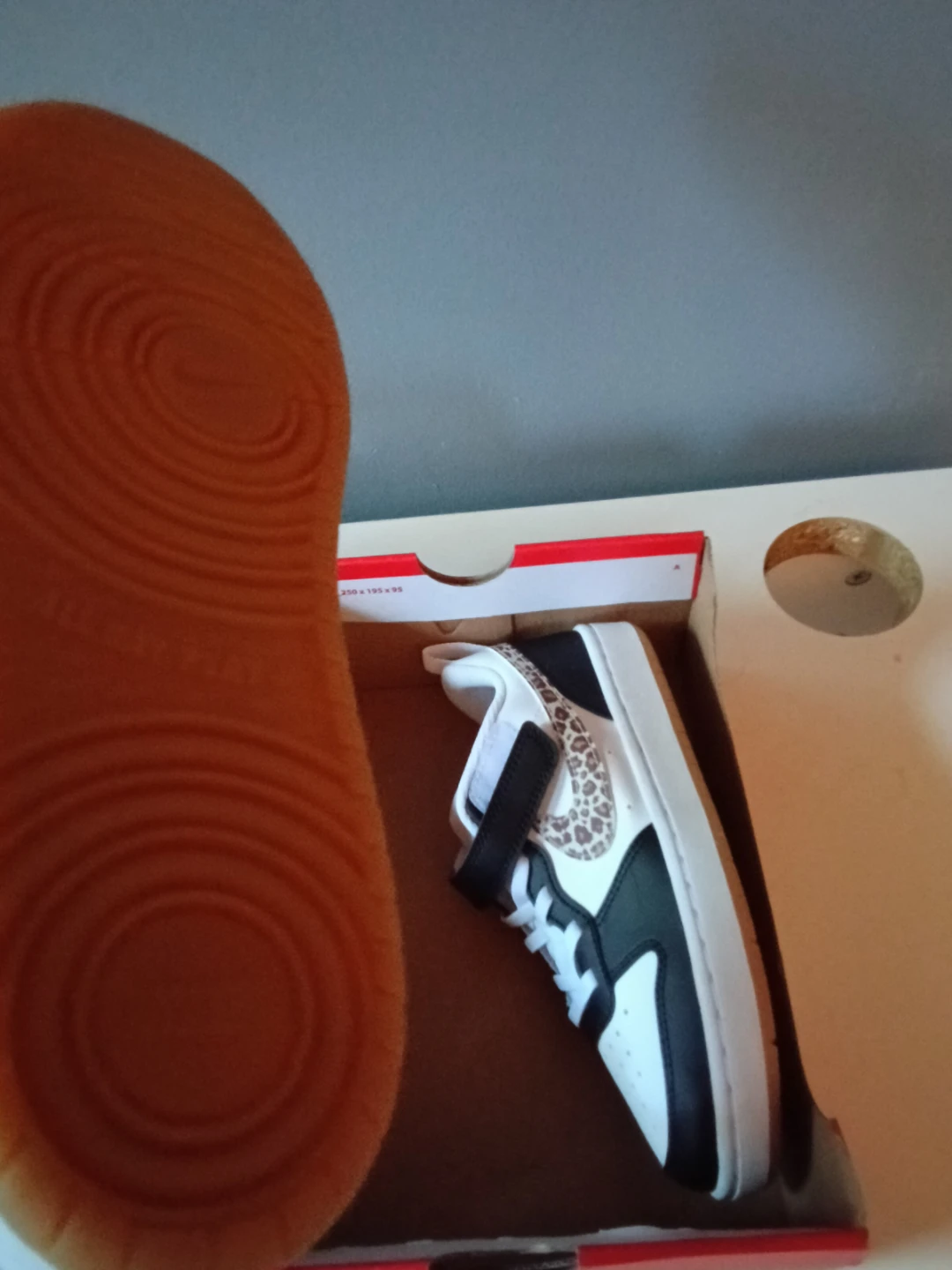 Nike kids size 2 New in box sneakers - photo 2