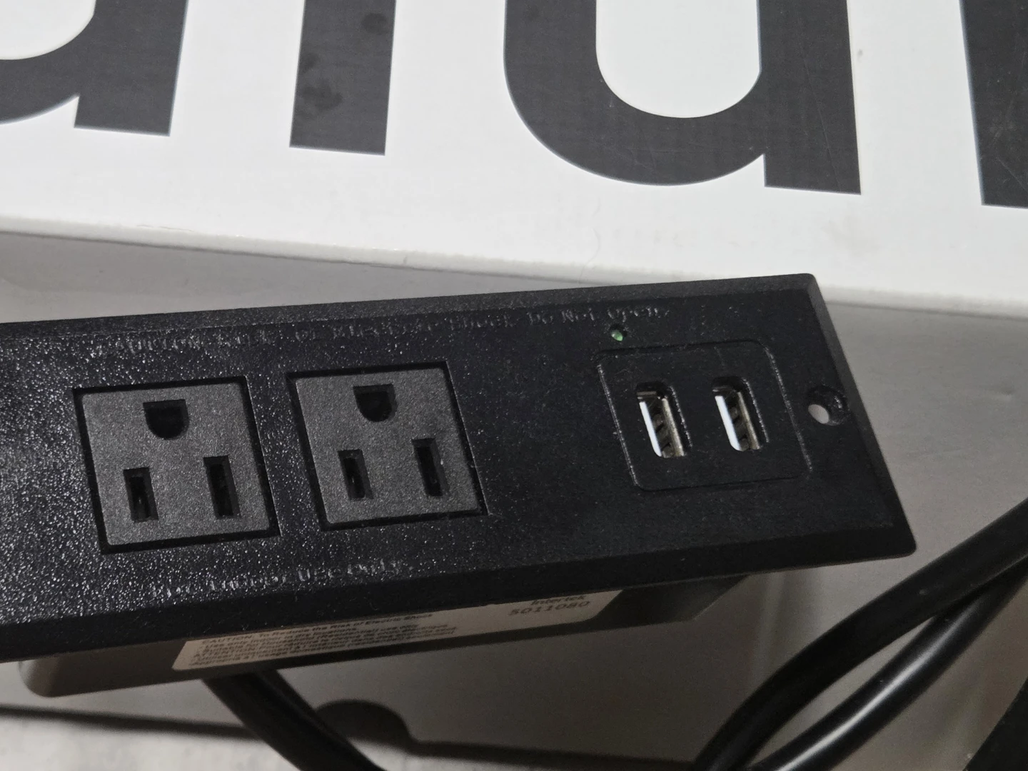 BAYU FPDU Power Strip with 2 USB Ports and 2 Outlets