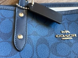 ​Coach City Tote Bag– Excellent Condition - photo 5