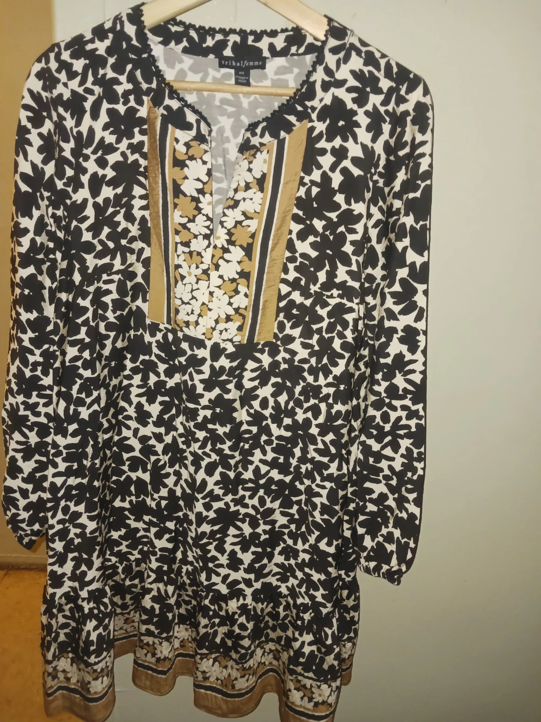 🏈 Tribal Femme Black and White Floral Tunic - photo 2