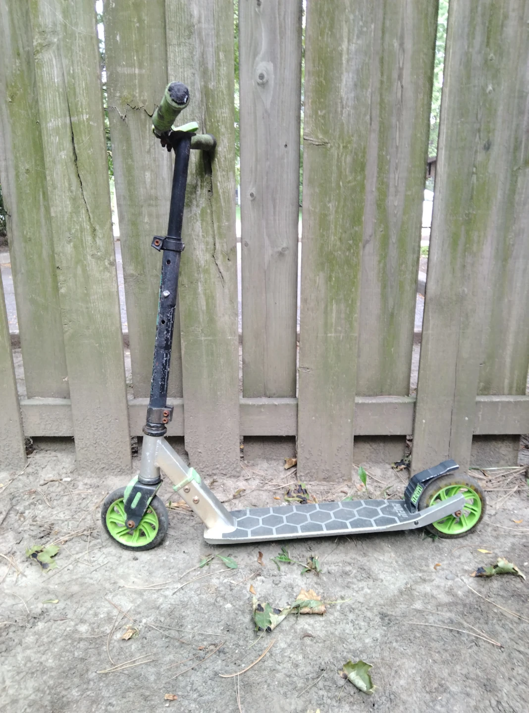 Neon kick scooter