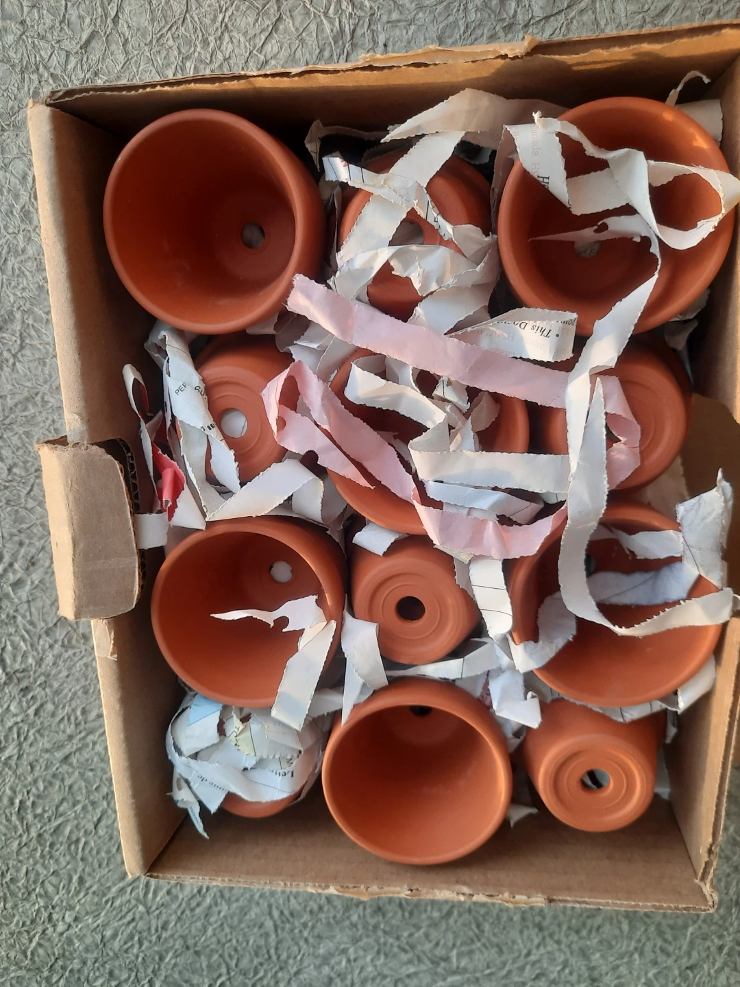 Set of 24  Small Terracotta Pots - photo 5