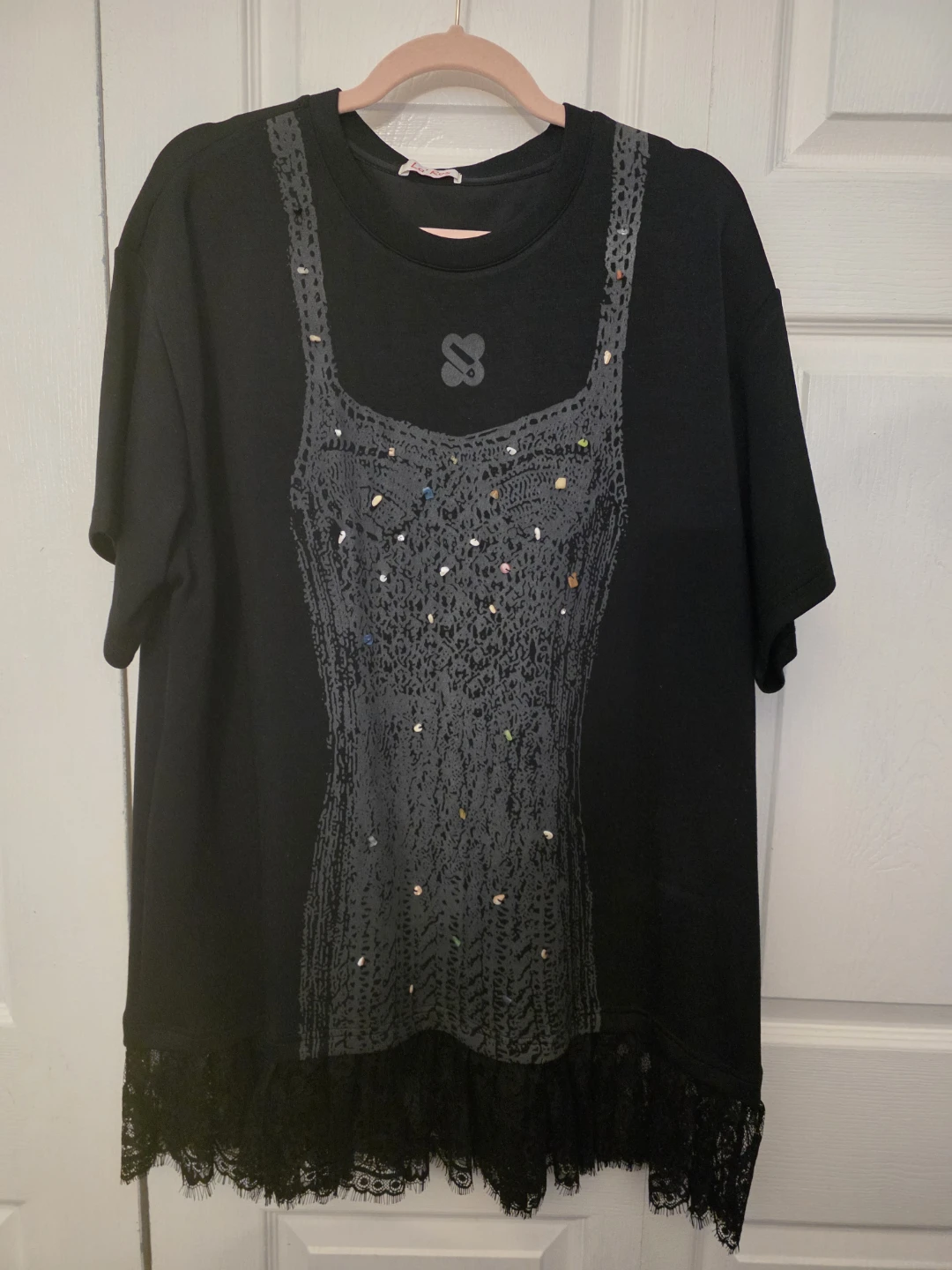 La'Ros Black T-shirt with Lace Hem
