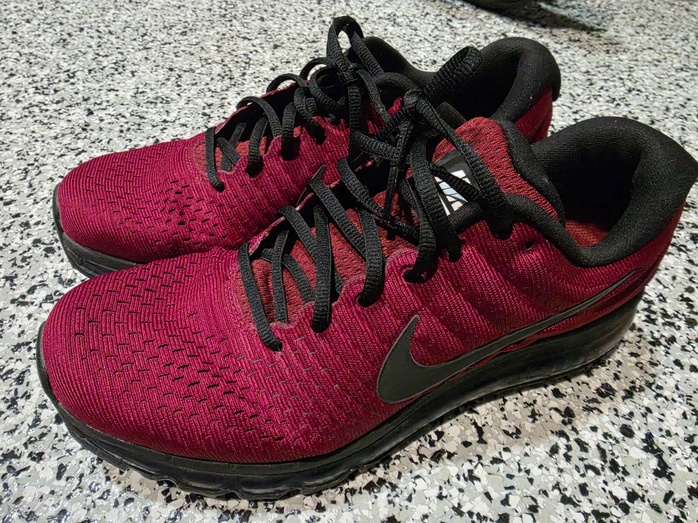 NIKE AIR MAX - Size 10.5 - photo 2
