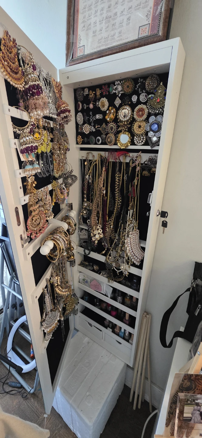 SONGMICS Locking Jewelry Cabinet Mirror - photo 2