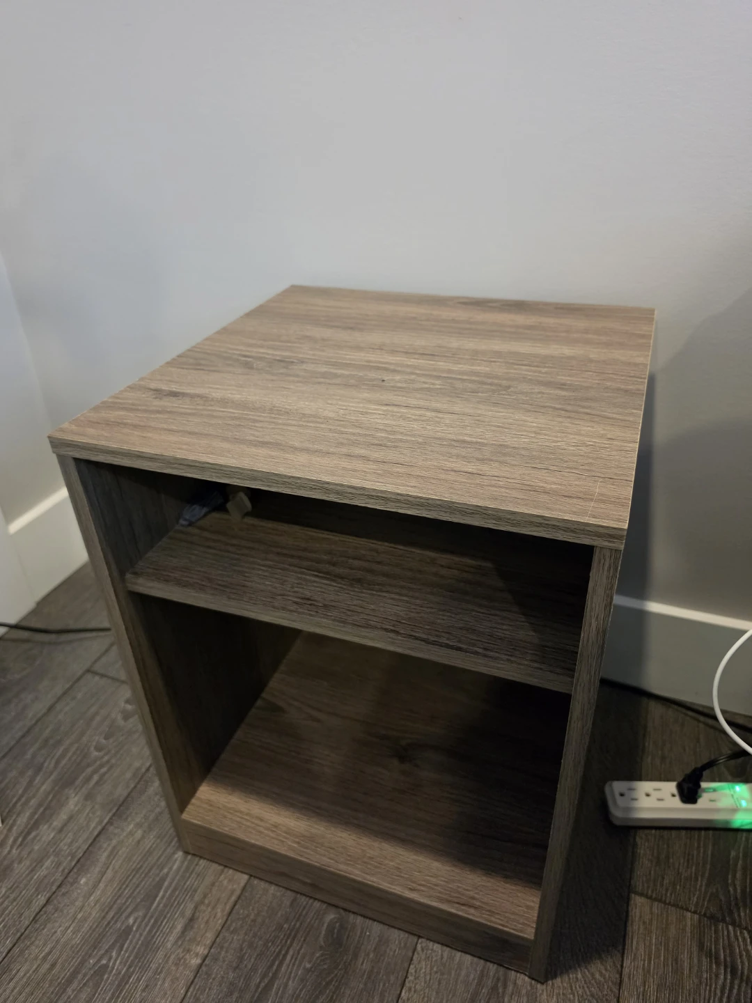 Wood Grain Bedside Table - photo 3