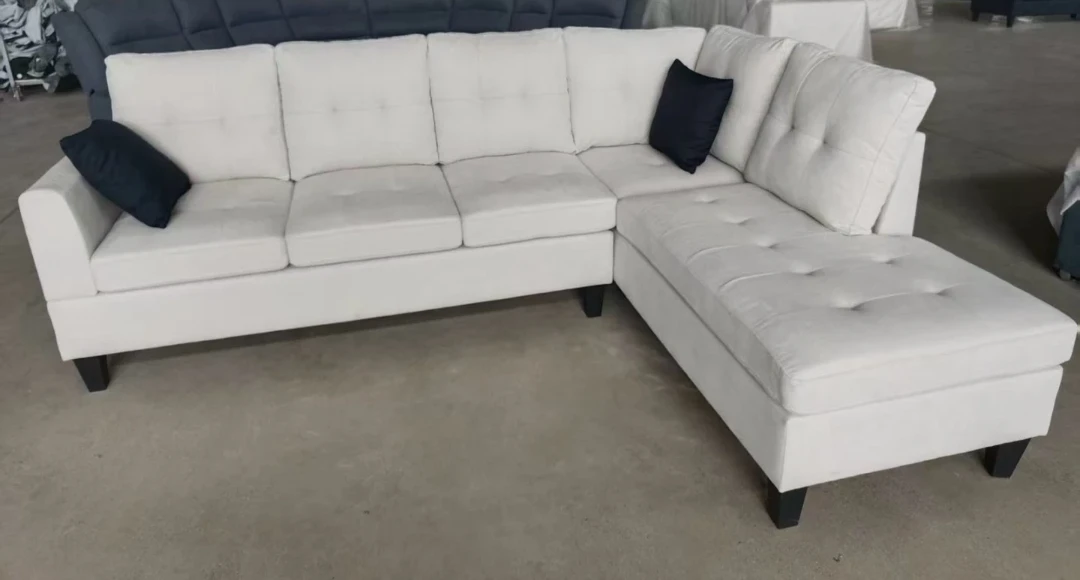 Sectional Sofa with Reversible Chaise