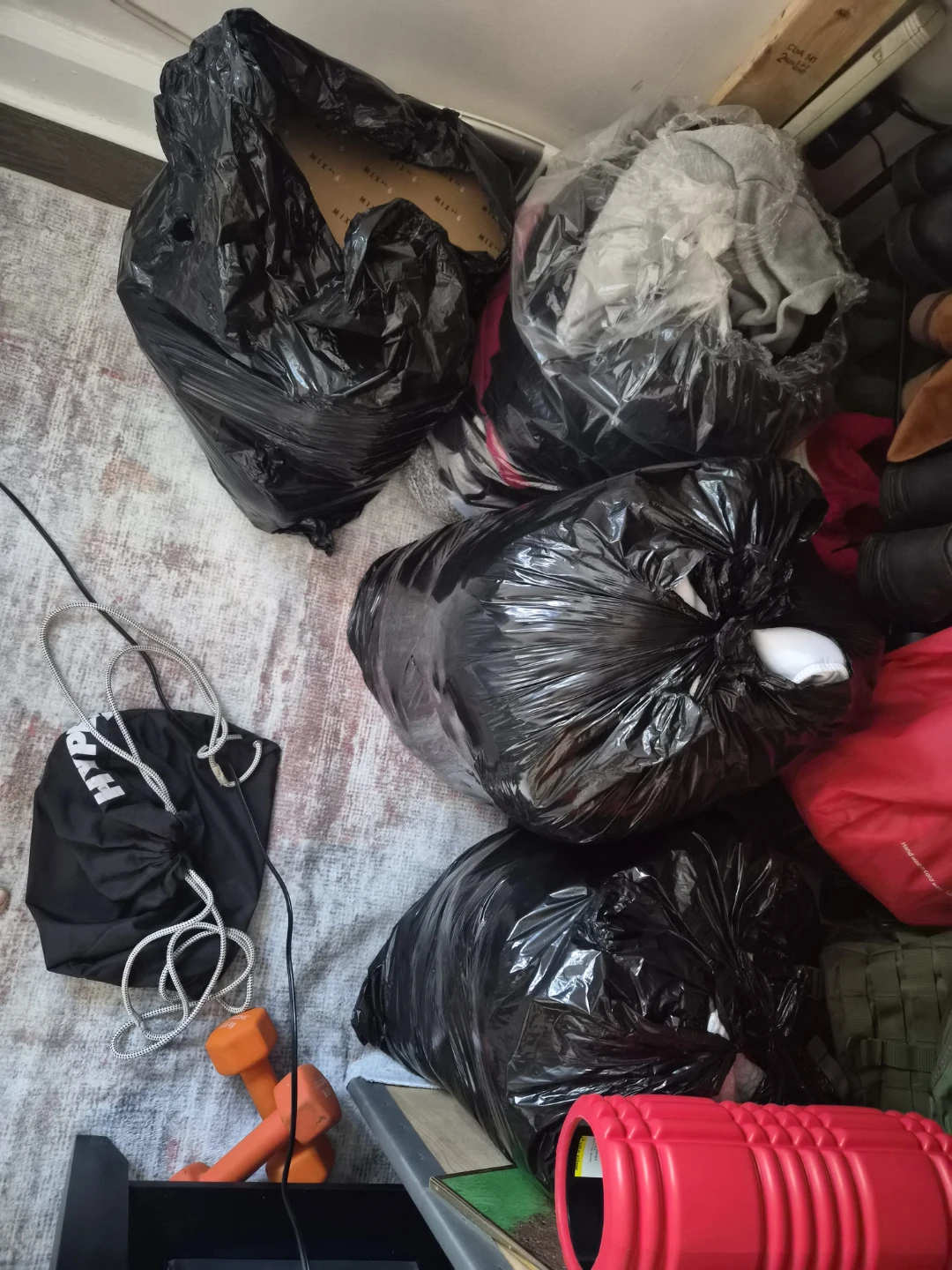 4 bags of clothing/household items