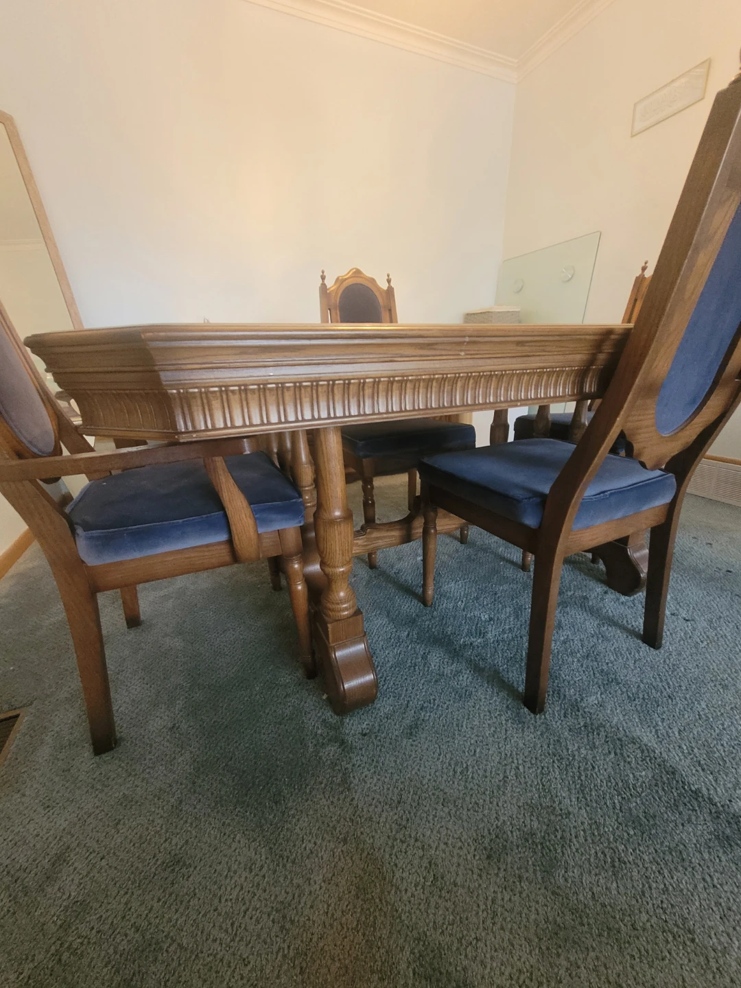 Wooden chair with cushion - photo 3