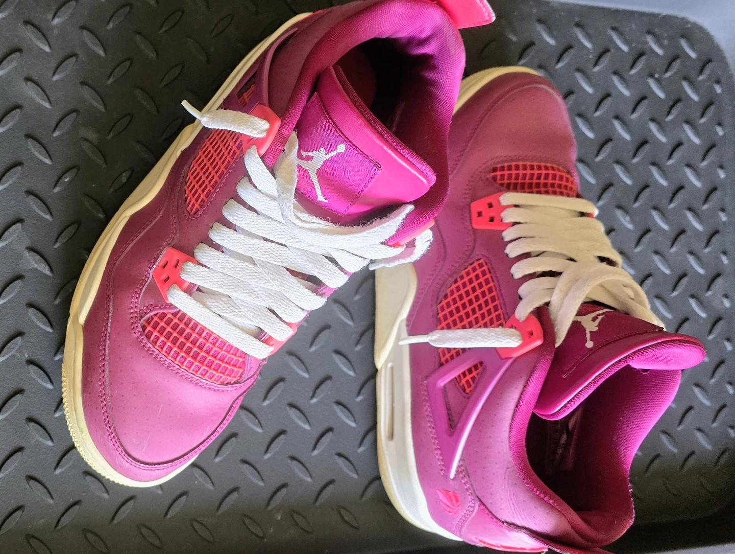 Jordan 4 Retro Pink Sneakers