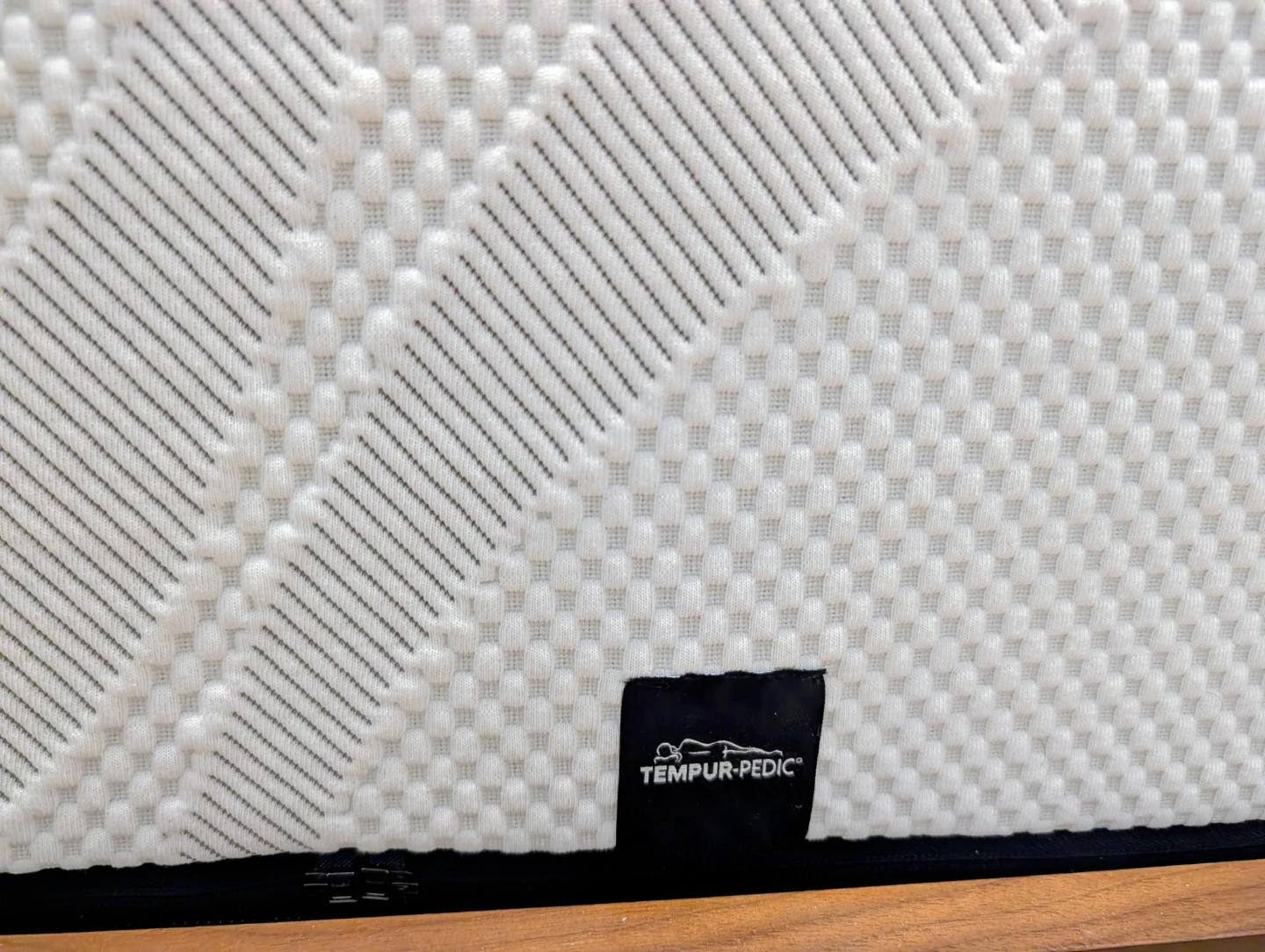 Tempur-Pedic Align Firm King Mattress with Bed box n protector - photo 2