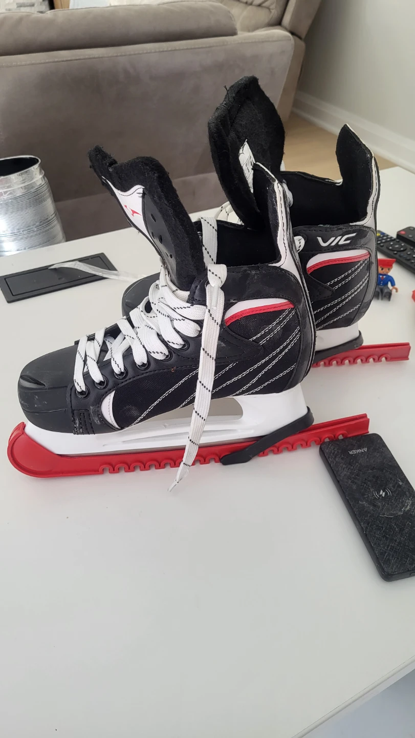 VIC Ice Skates
