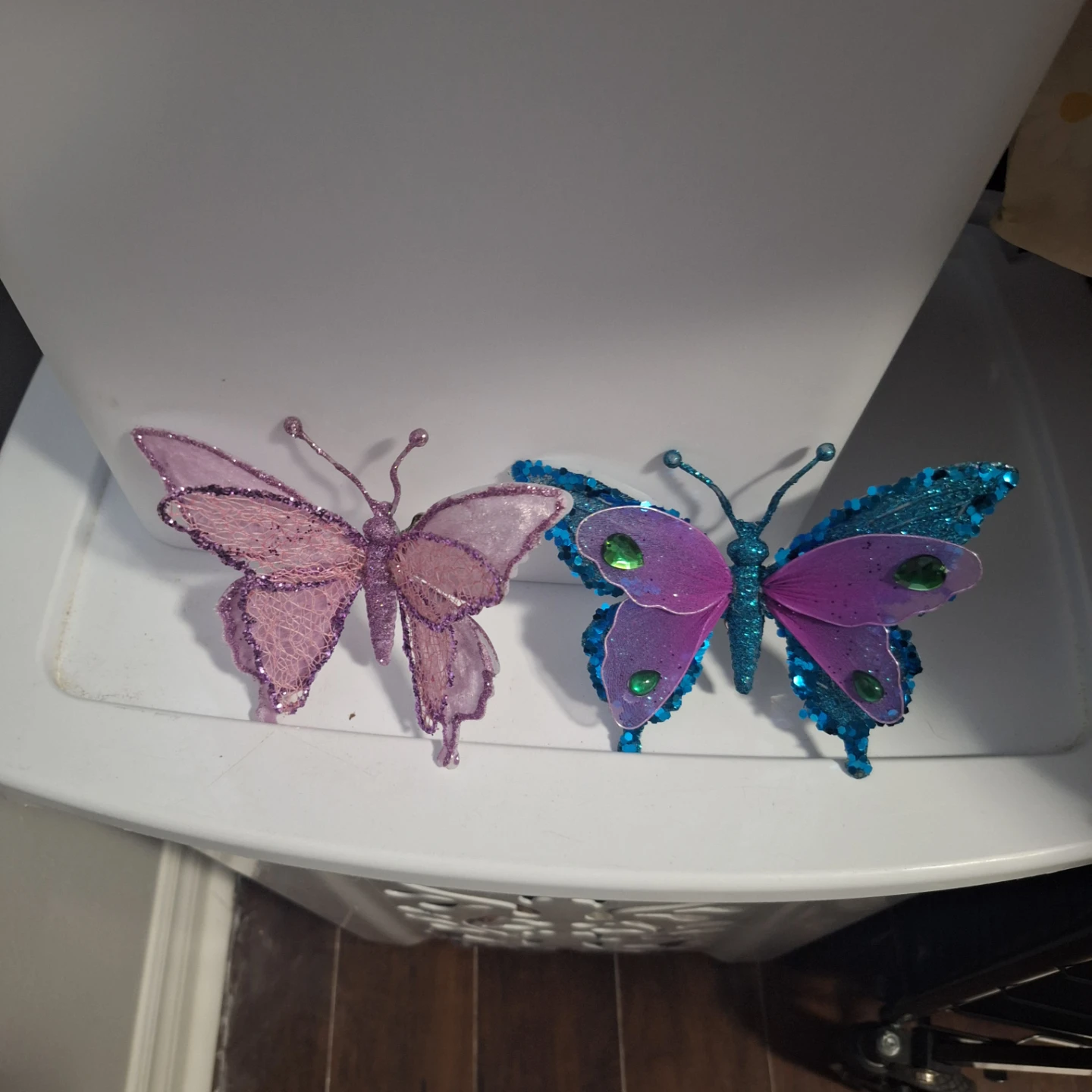 Butterfly Decorations and Table Runner - photo 3