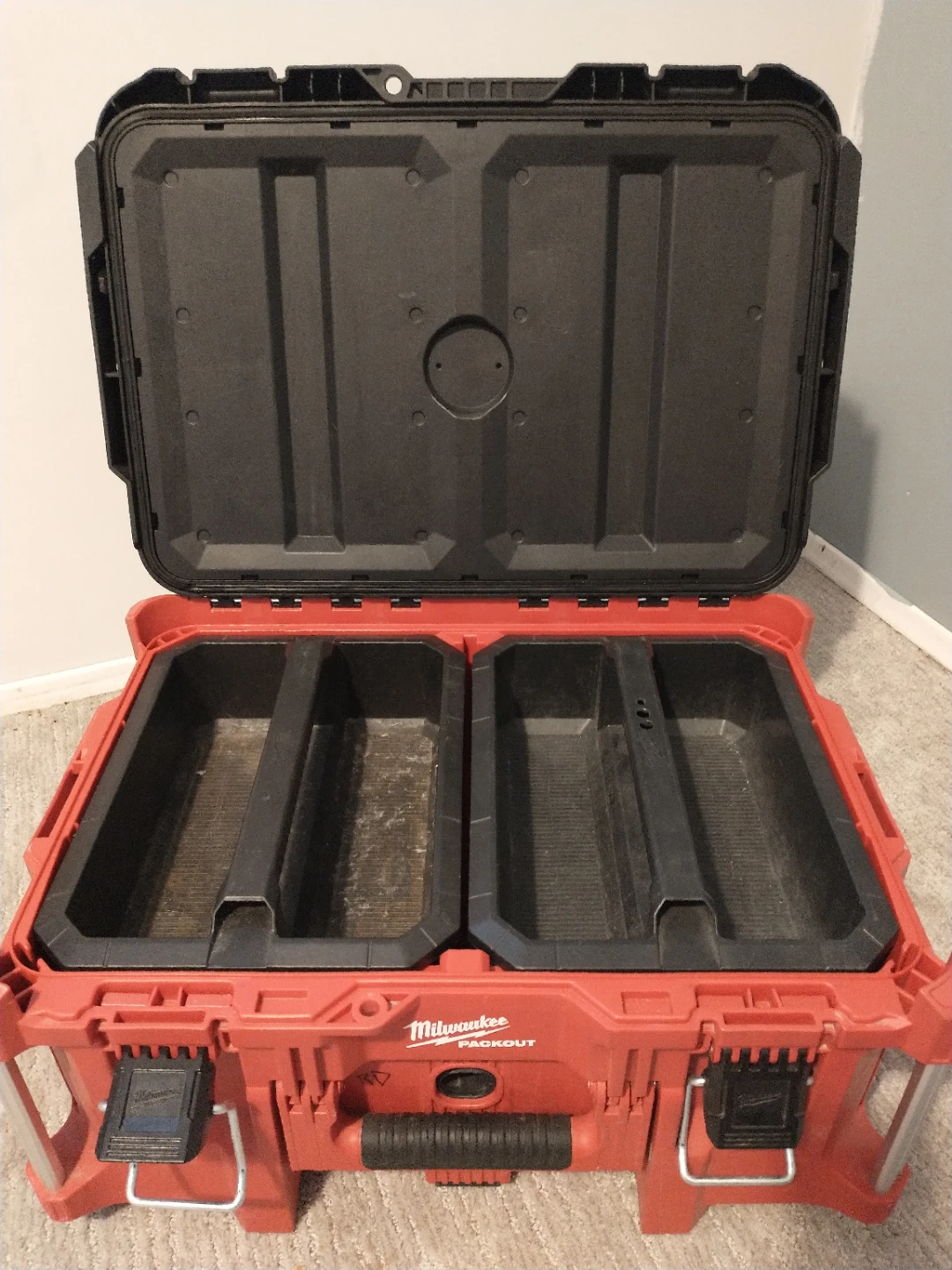 Milwaukee PACKOUT Large Tool Box - photo 4