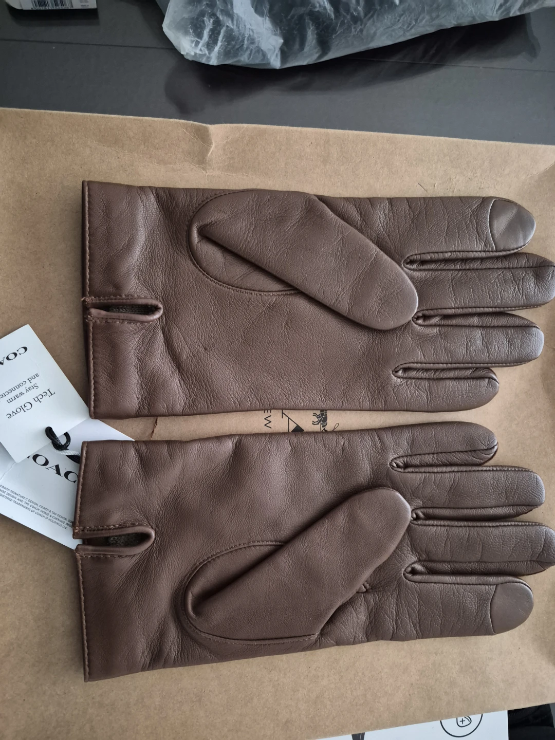 Coach Dark Saddle Leather Tech Gloves - photo 2