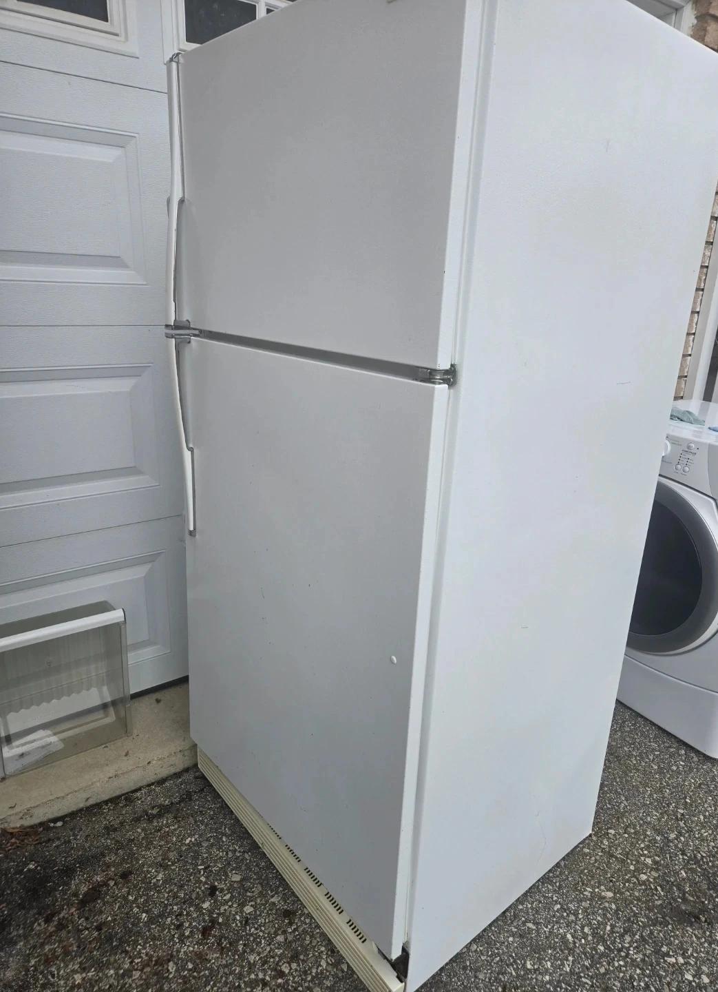 White Top-Freezer Refrigerator