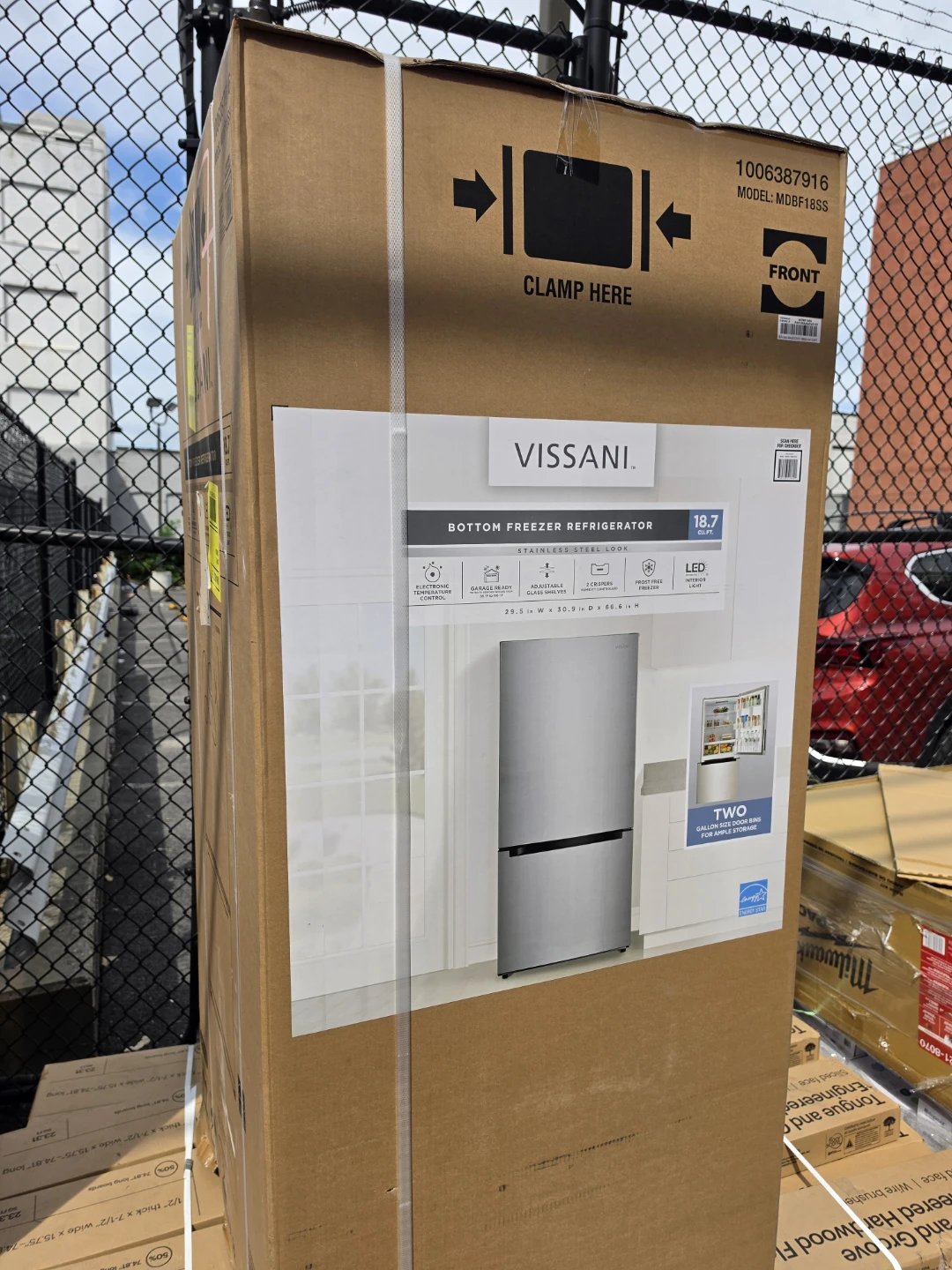 New Vissani 18.7 cu. ft. Bottom Freezer Refrigerator - photo 2