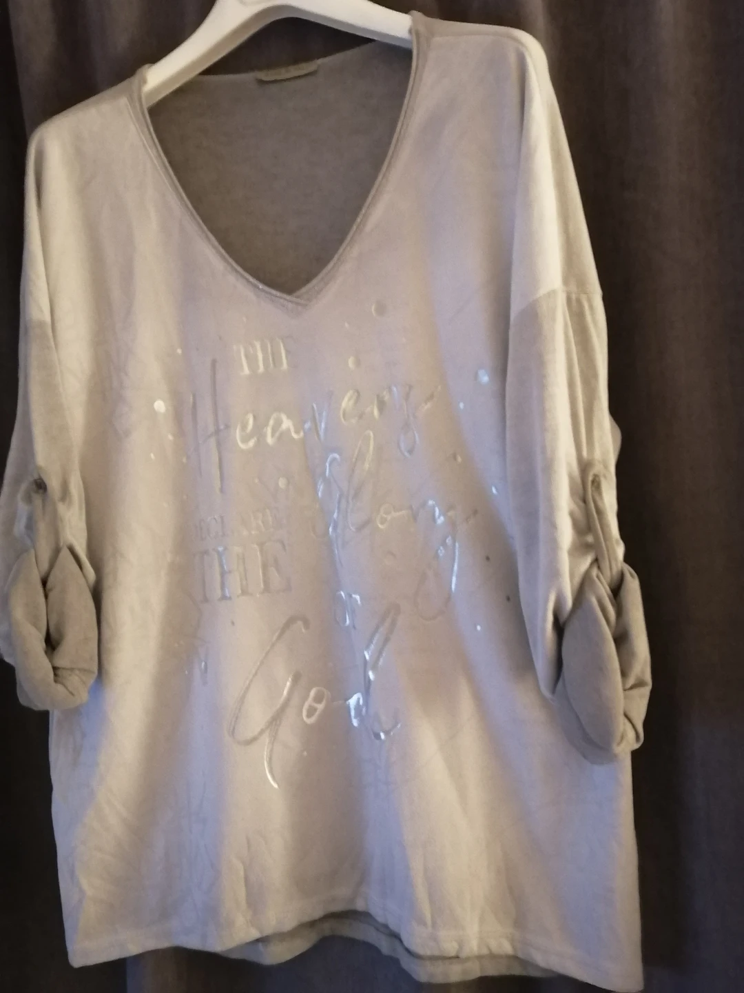 Italian Khaki Grey V-Neck Graphic Top.( L/XL)