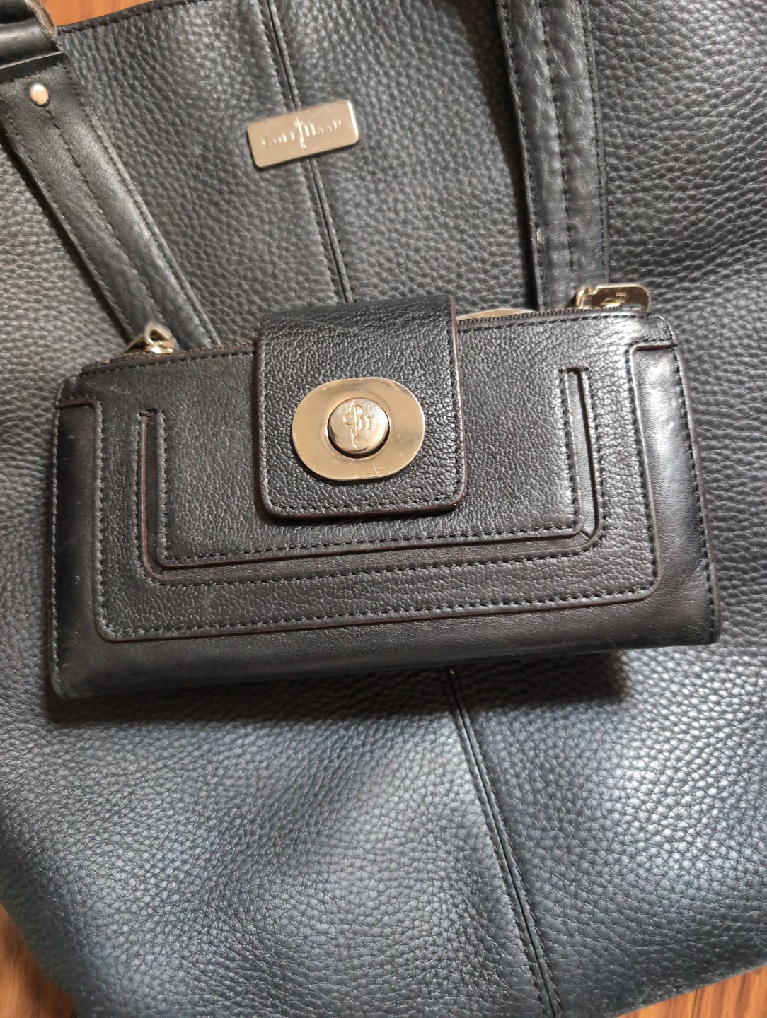 Cole Haan Leather Tote and Matching Wallet - photo 3