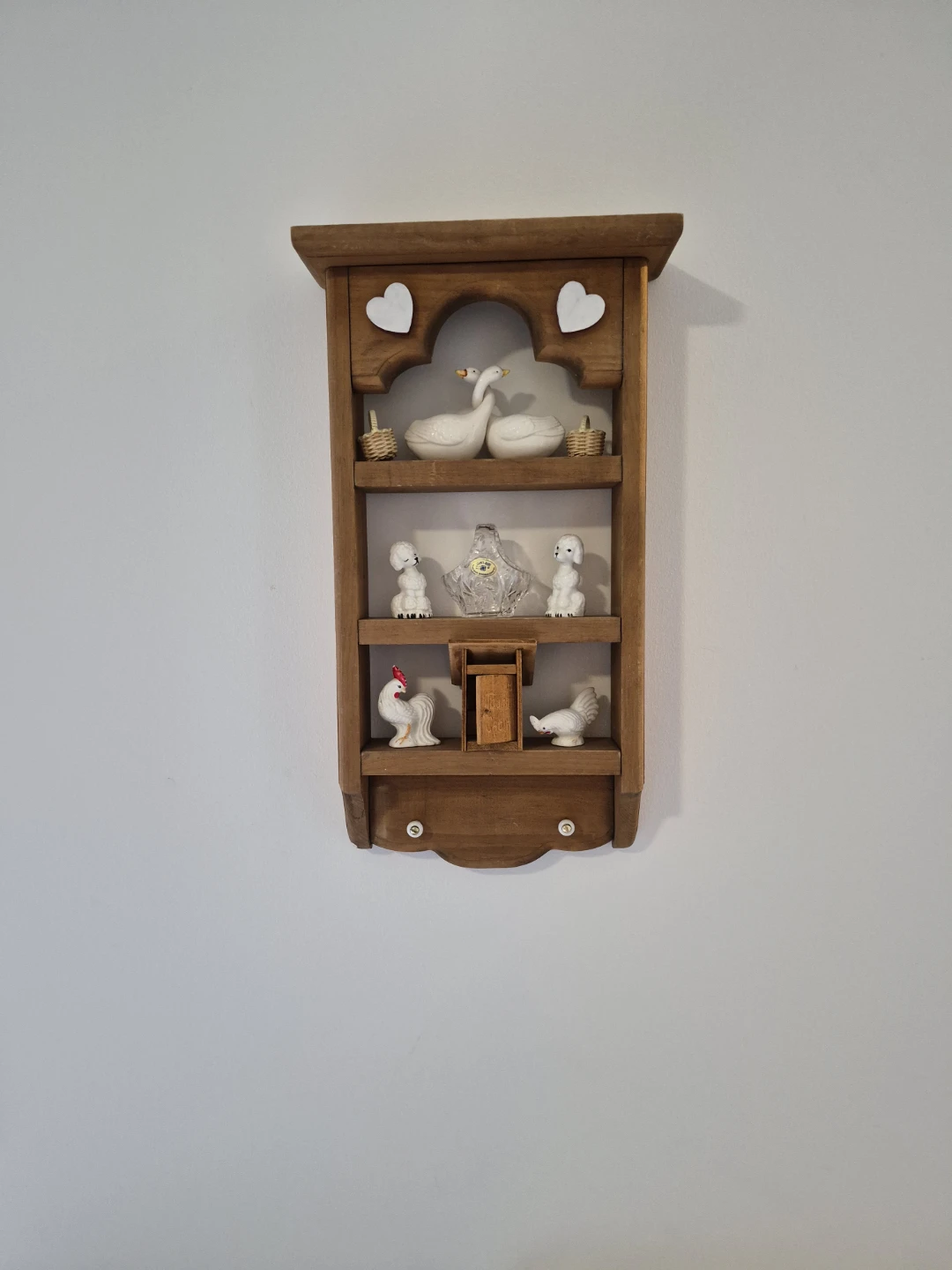 Vintage Wall-Mounted Wooden Shelf - photo 3