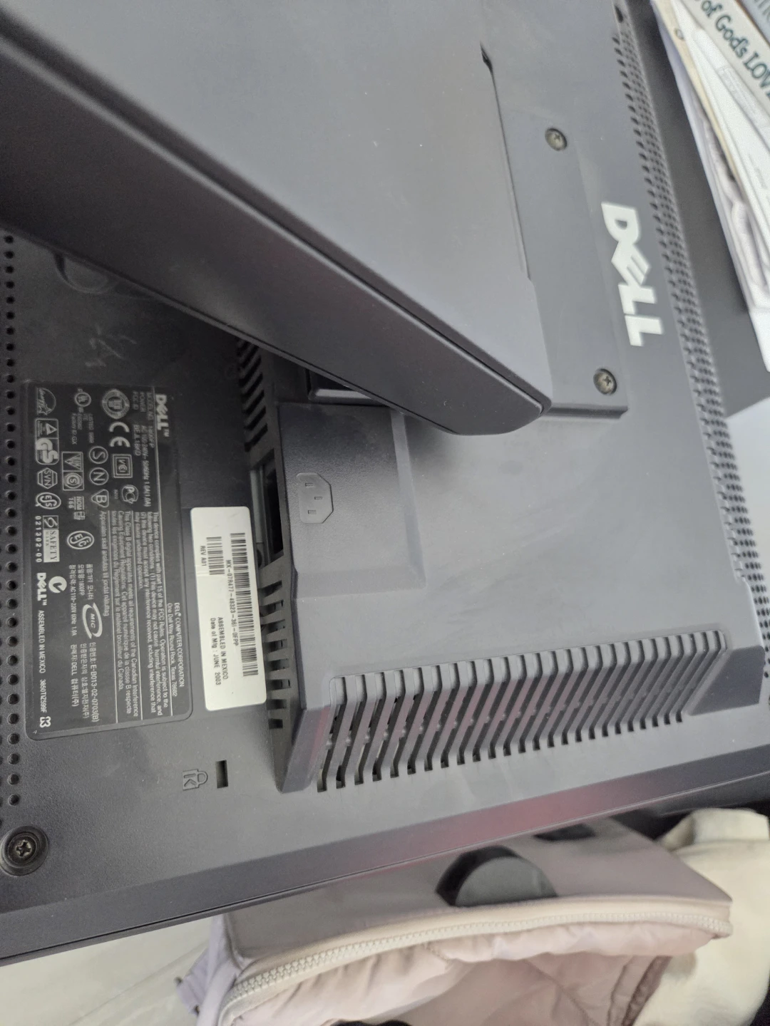 Dell UltraSharp 1800FP Computer Monitor - photo 3