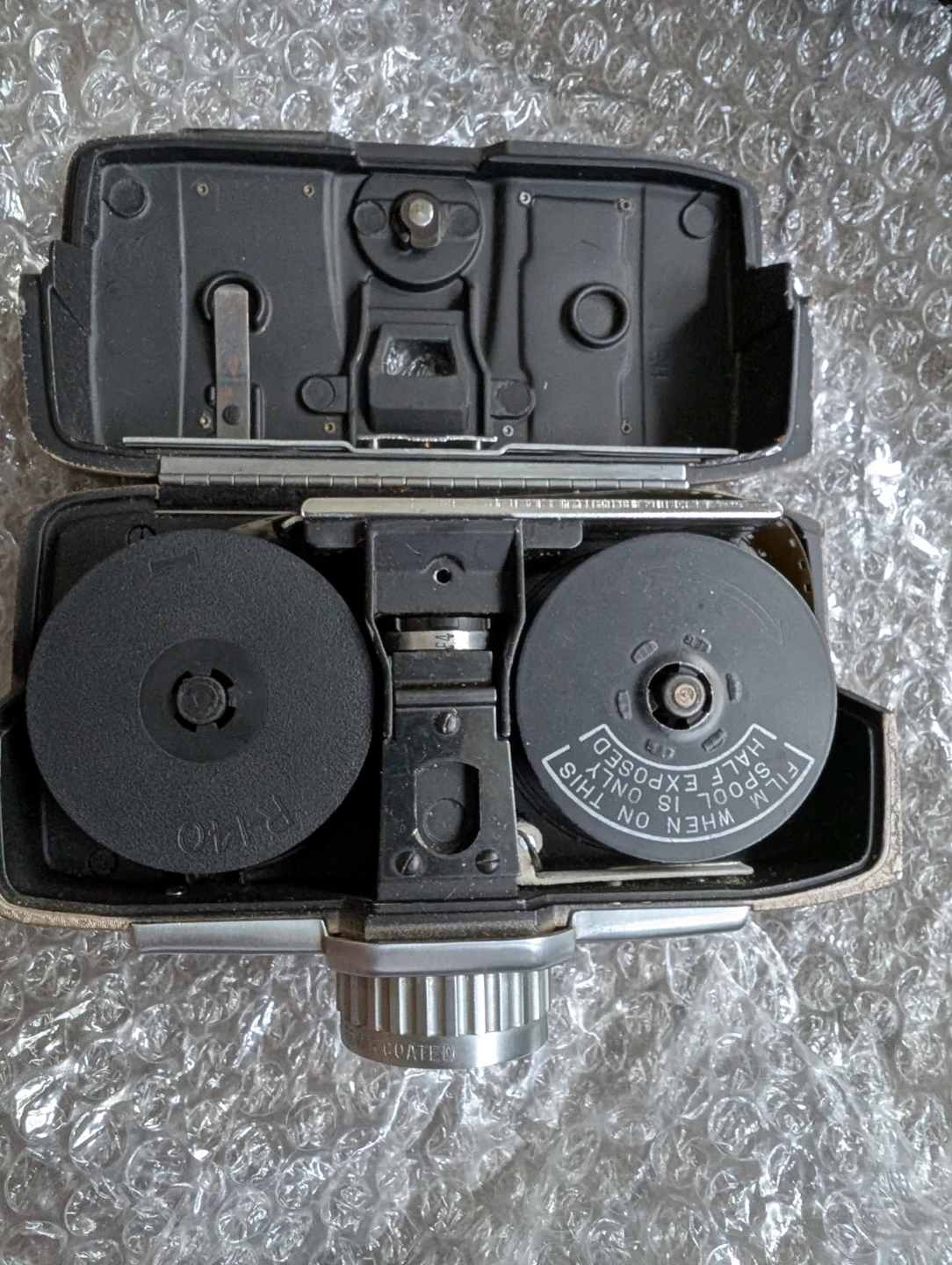 Revere Eight Model 50 Movie Camera - photo 3