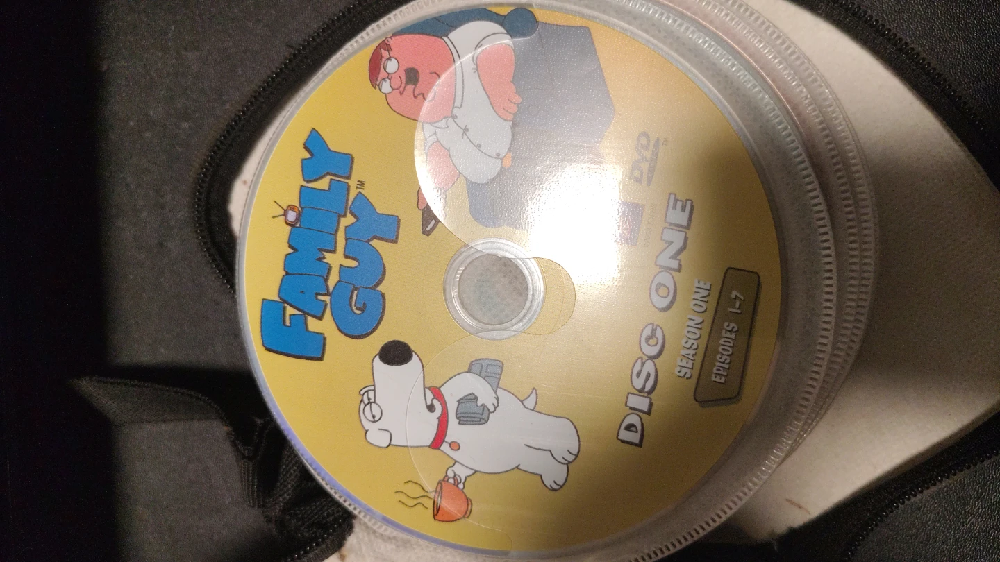 Family guy dvd set season 1-6 plus extras - photo 2