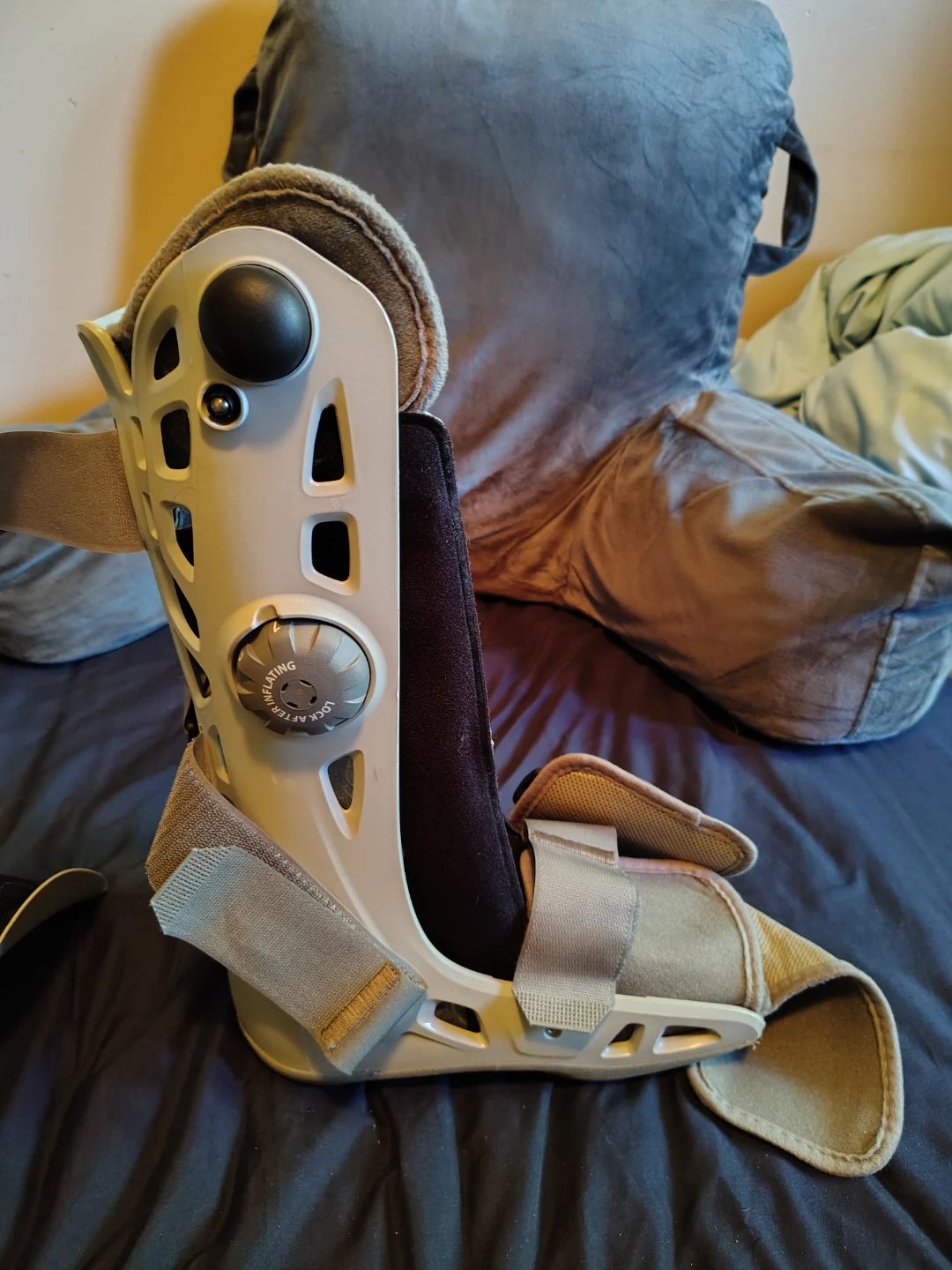 Aircast AirSelect Walking Boot - Medium - photo 2