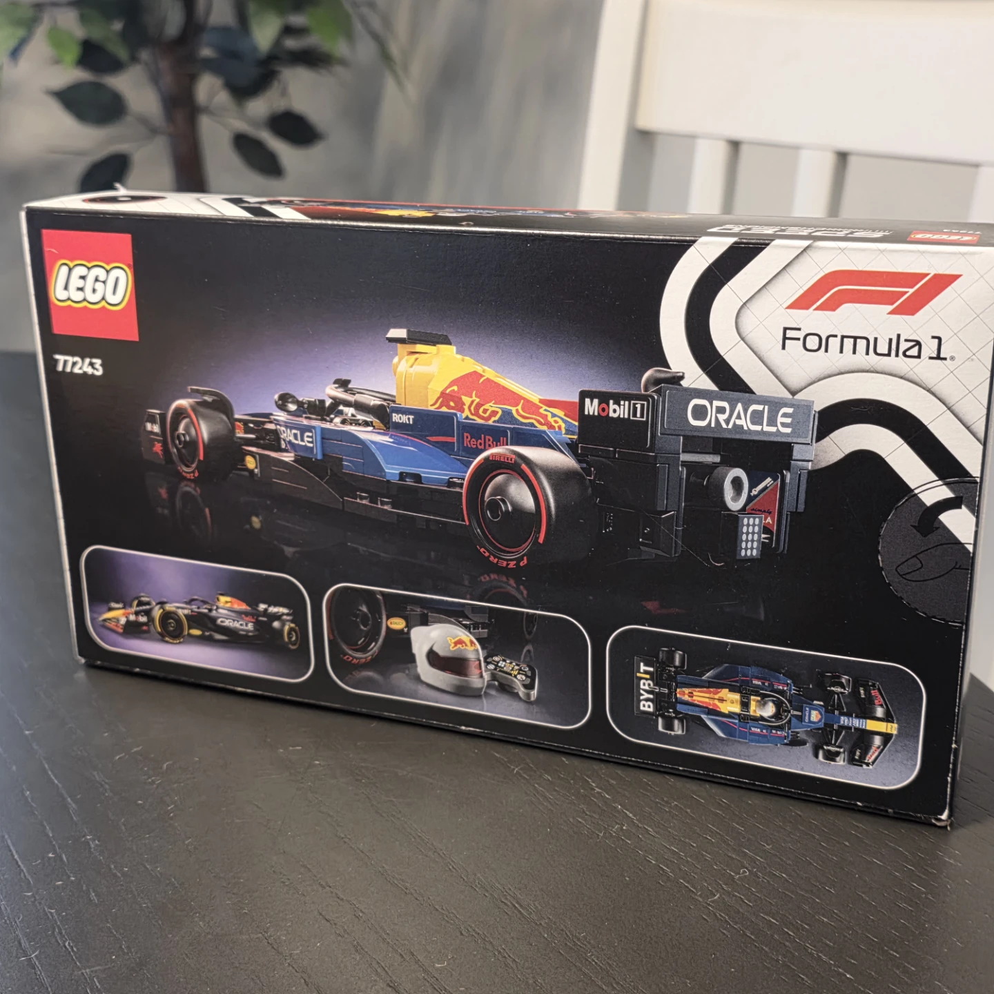 LEGO Speed Champions Oracle Red Bull Racing F1 77243 - photo 2