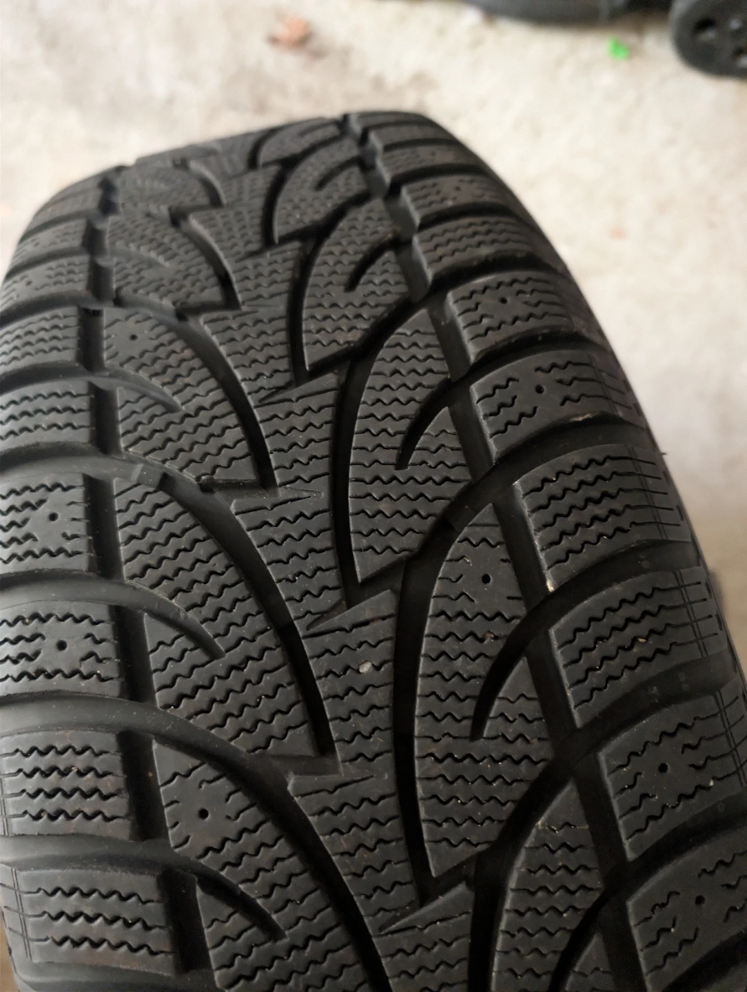 4 Used Winter Tires + Steel Rims ith TPMS – 235/60R18 - photo 5