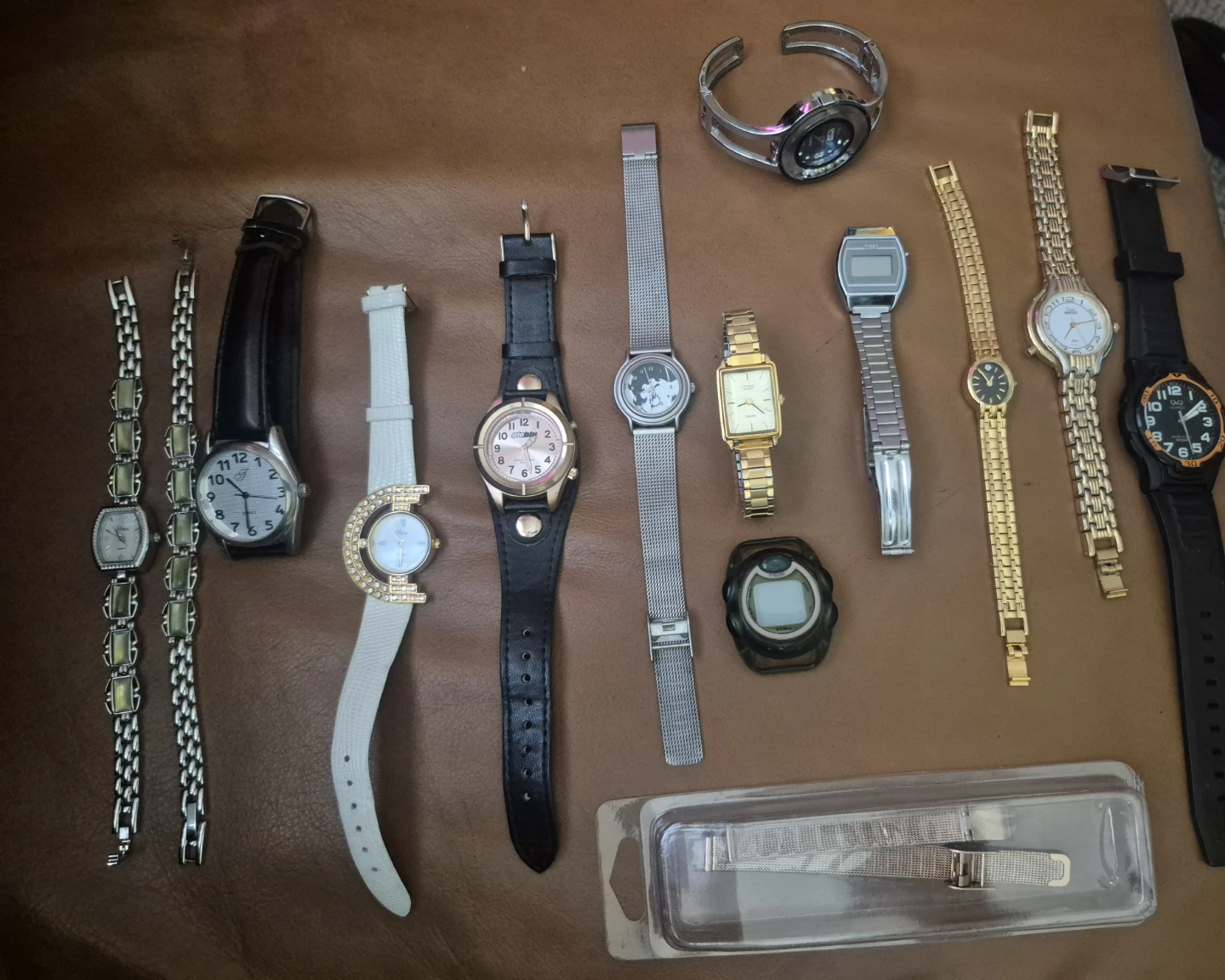 Ladies watch lot of 12. Some vintage some newer