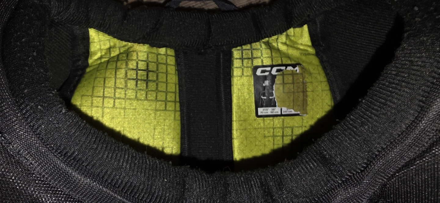 CCM Tacks XF80 Junior Large Hockey Shoulder Pads (JR LG) - photo 3
