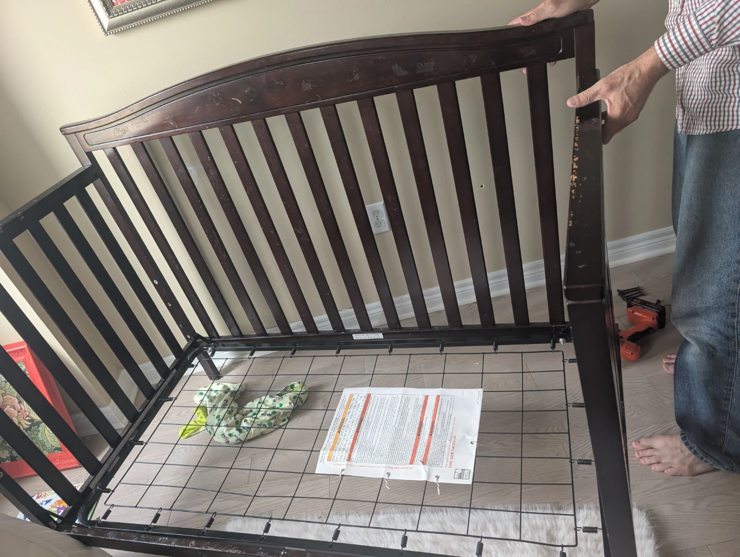 Dark brown wooden baby crib has marks - photo 3