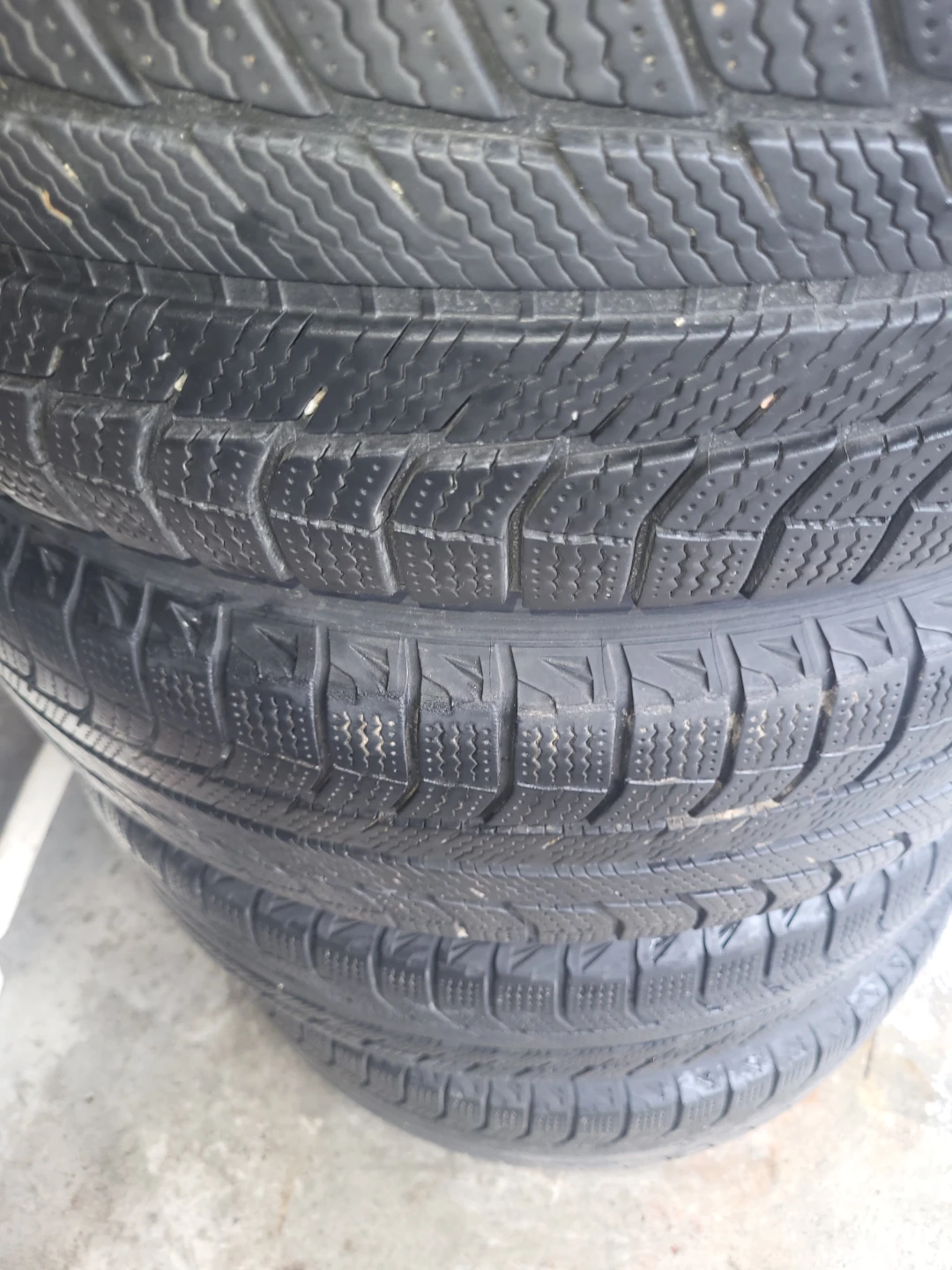 4 x 225/65R17 Winter Tires on Rims Michelin X-Ice - photo 3