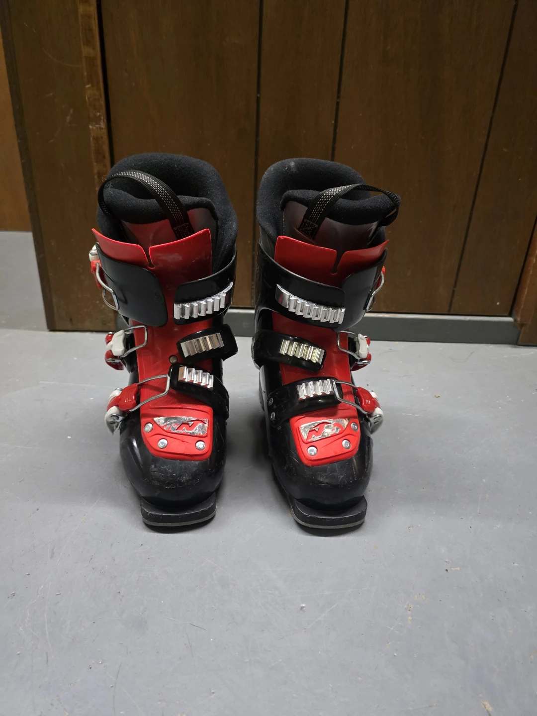 Nordica Firearrow Team 3 ski boots 200-215,255mm