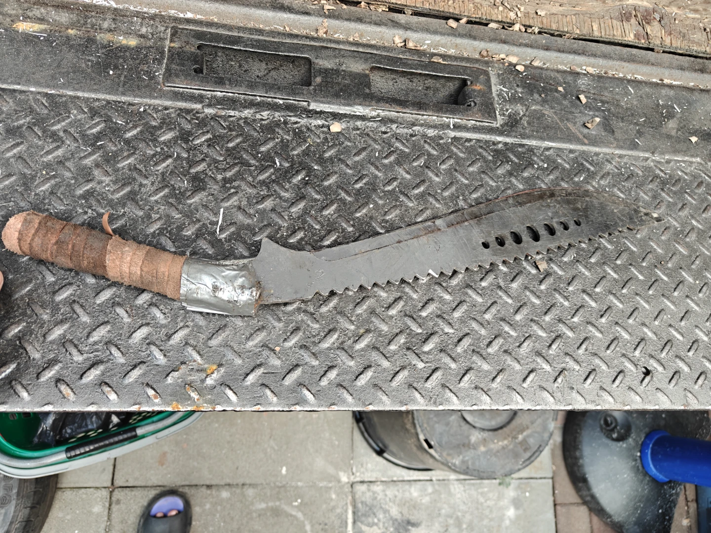 Survival Machete with Sawback