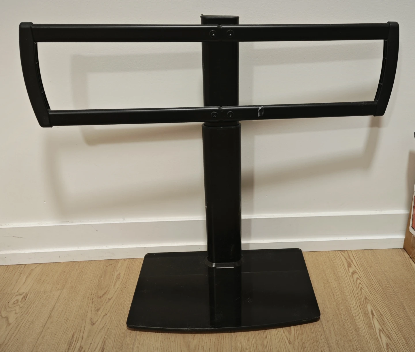 Hemudu Universal Swivel TV Stand
