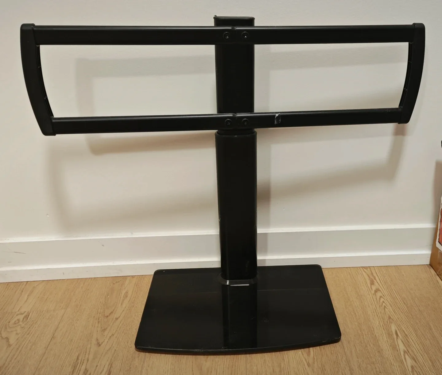 Hemudu Universal Swivel TV Stand