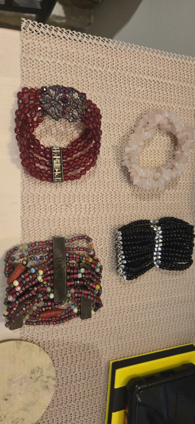 Set of 4 Women's Bracelets