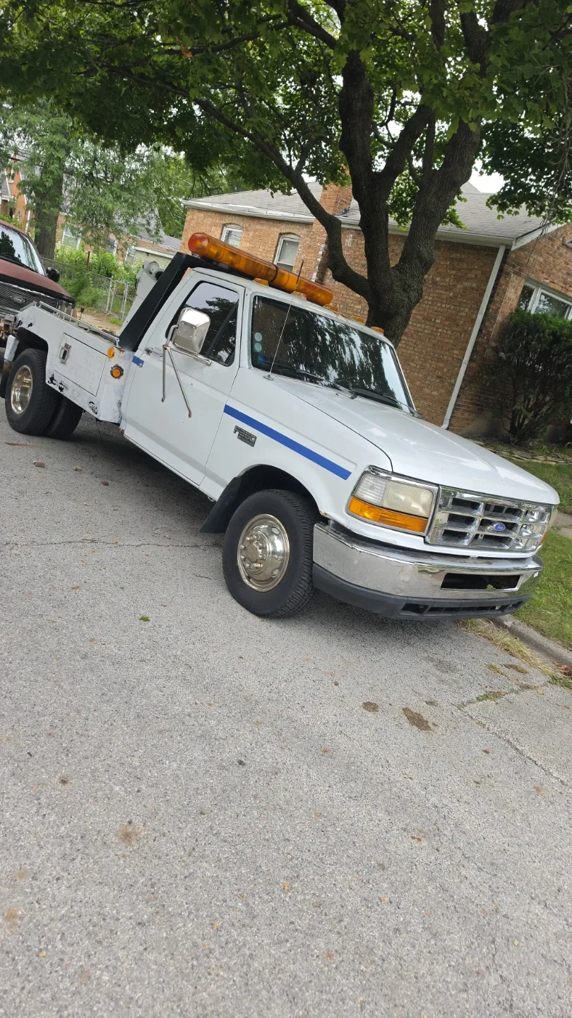 Ford F-350 Tow Truck - photo 3