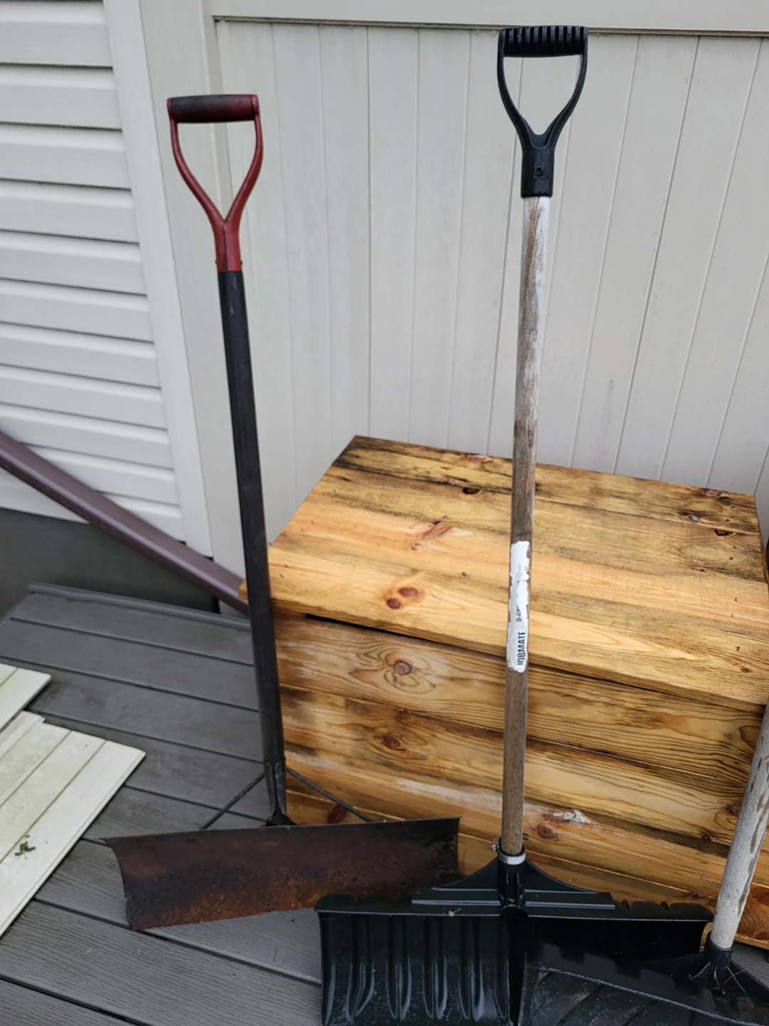 Winter Snow Shovels and Pushers - photo 2