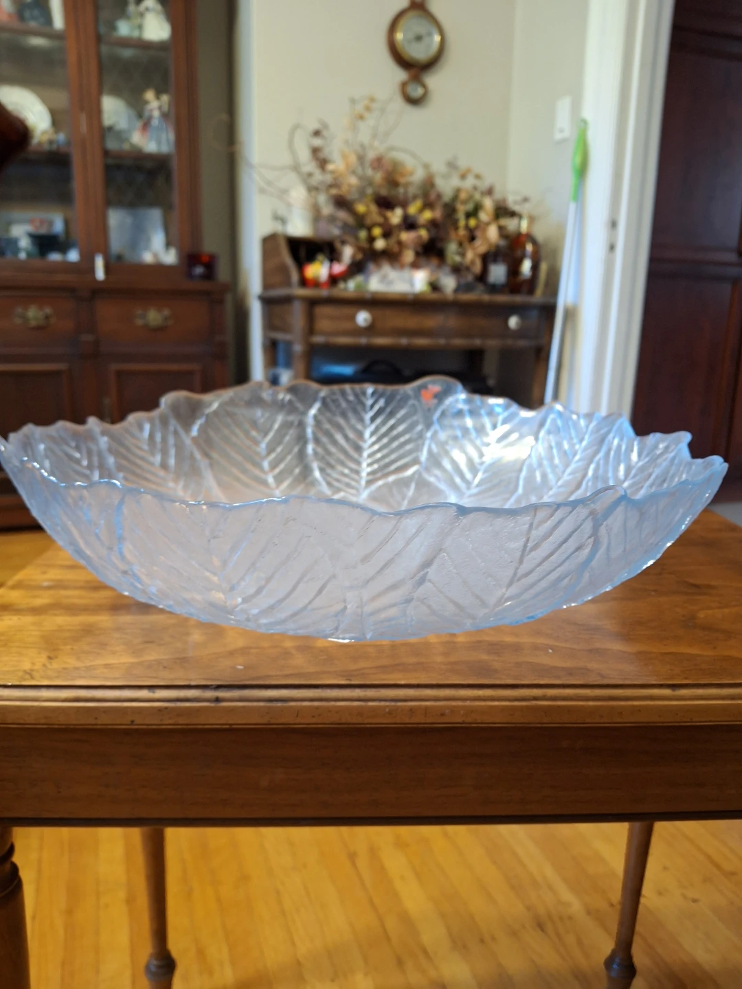 Lyric Handcrafted Glass Leaf Bowl - photo 2