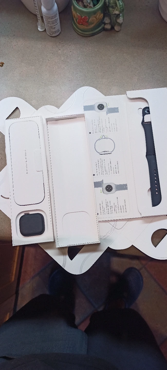 BNIB Apple Watch series 11 - photo 2