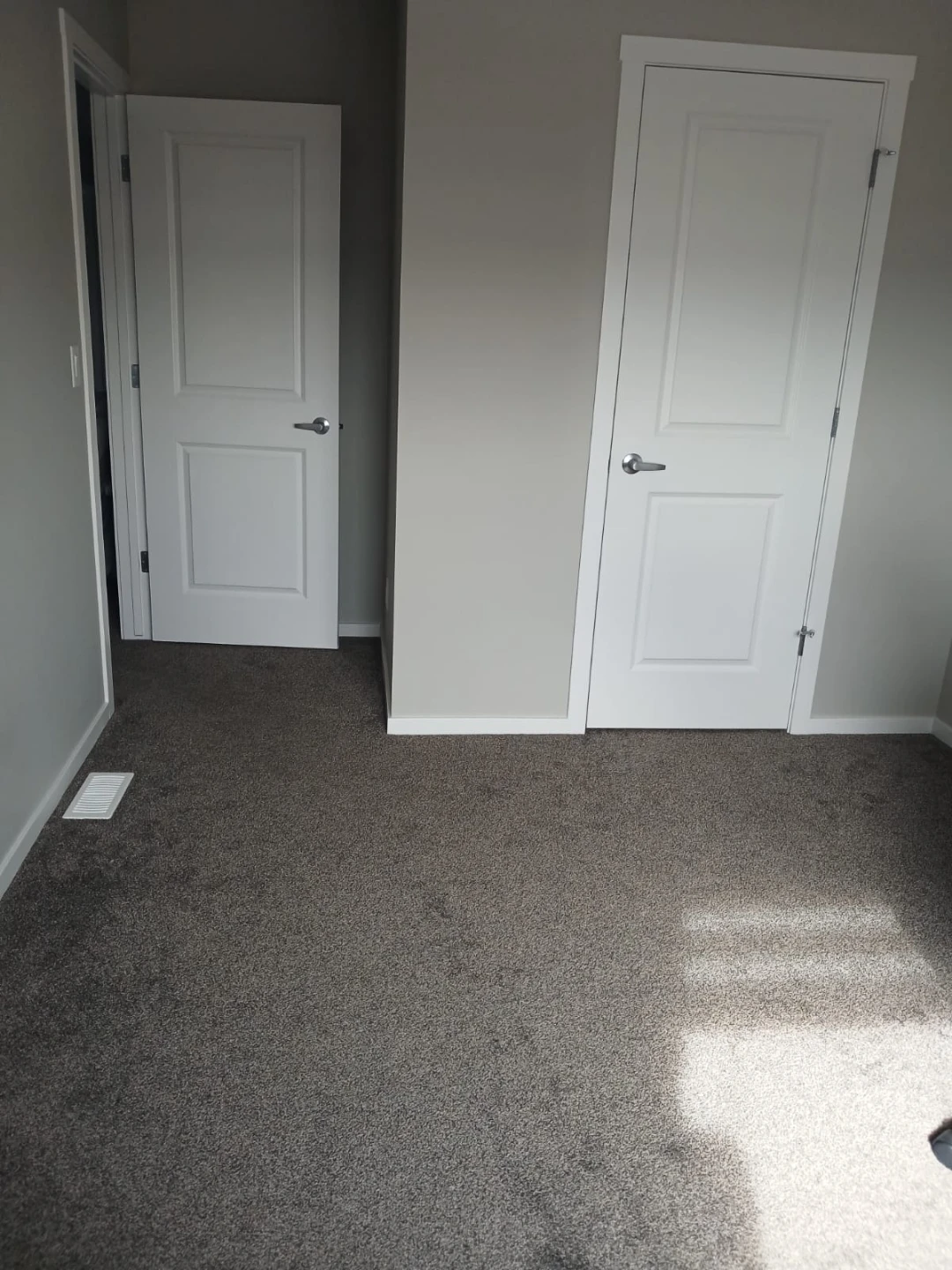 Room for Rent $700 - Food Incl - Cityscape NE - photo 3